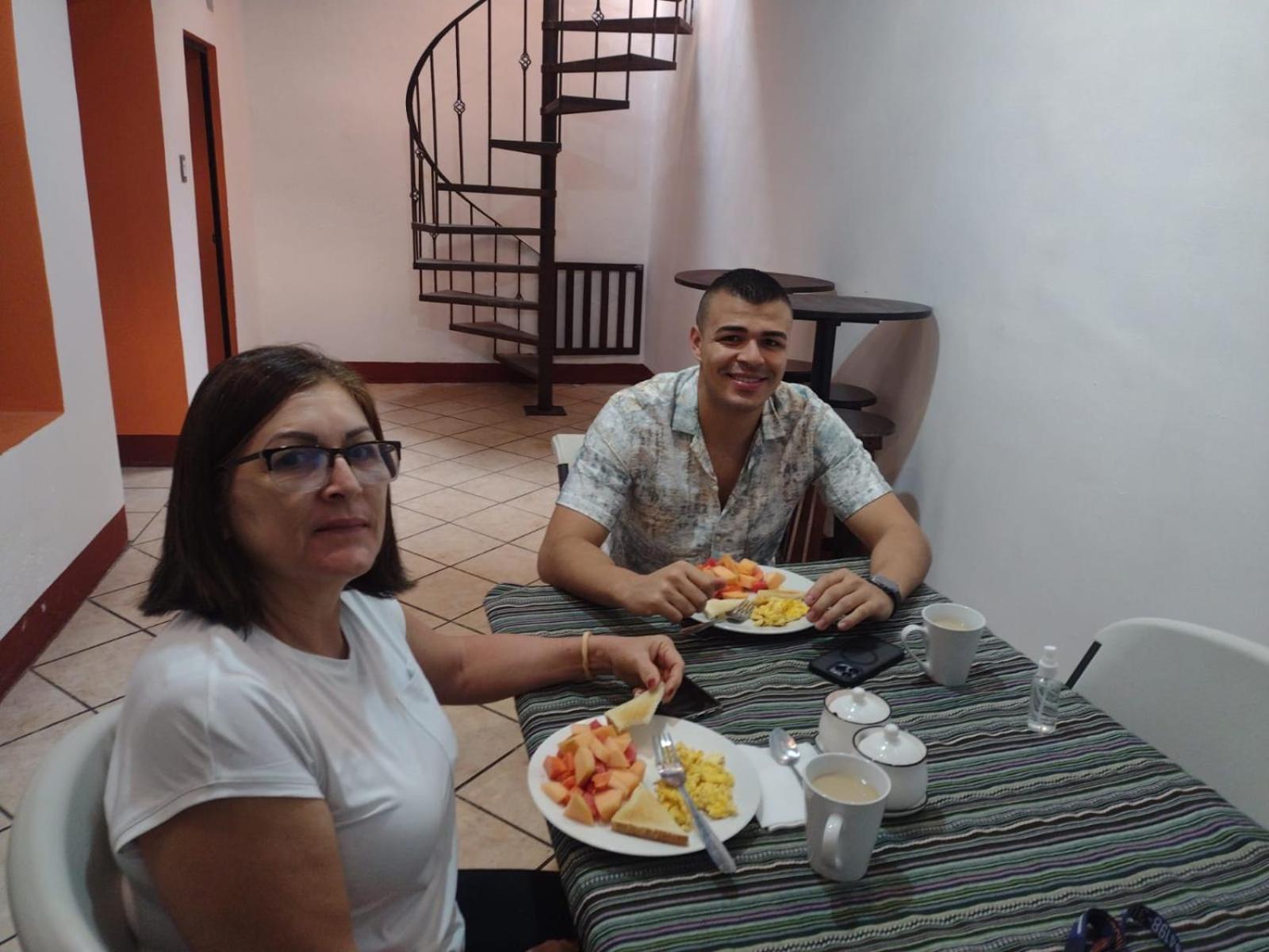 Hotel Posada Gutierrez Antigua Kültér fotó